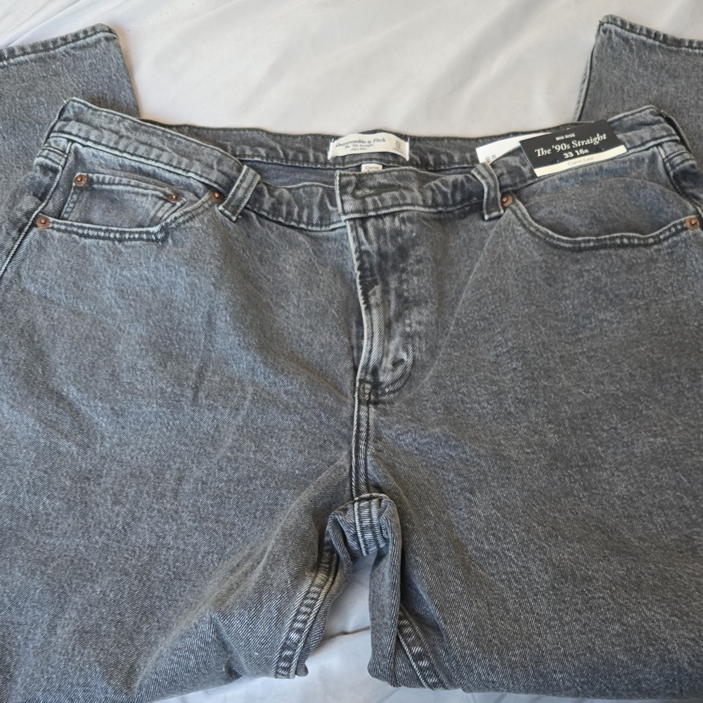 Abercrombie & Fitch Mid Rise '90s Straight Jeans